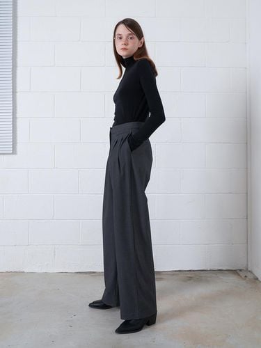 TUCK WIDE SLACKS PT_CHARCOAL - ellonarc - Modalova