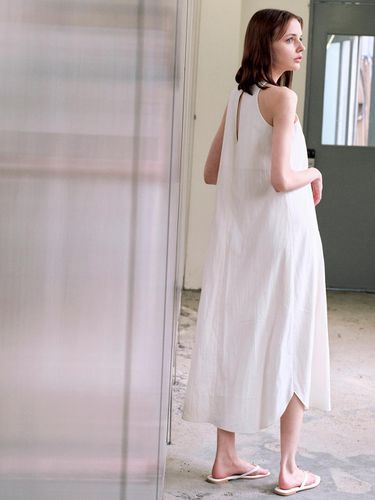 Mine] Sleeveless Dress - White - LANG5 - Modalova