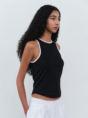 HALTER SLEEVELESS TOP () - ESSENTIAL - KOBKINO - Modalova