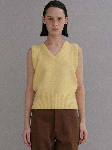 Wool V neck knit vest_yellow - BAIE OUD - Modalova