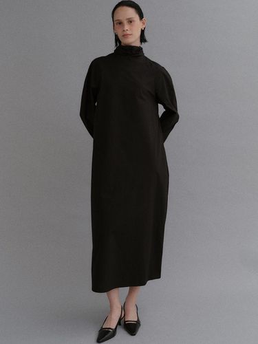 High neck shirring tie dress_black - BAIE OUD - Modalova