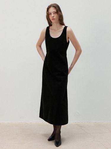 Refined Corduroy Dress [Black] - RRACE - Modalova