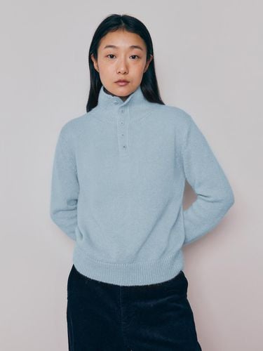 Women] Baby Alpaca Button Collar Sweater (Sky) - KNITLY - Modalova