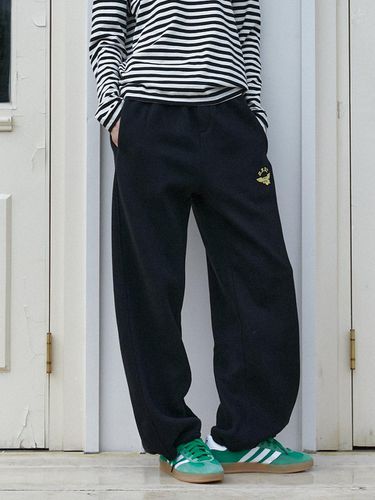 Buttery Wing Fluff Sweat Pants () - GREENBUTTER - Modalova