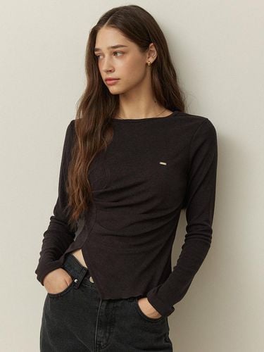 Unbalance shirring slit t shirts - ADAUL - Modalova