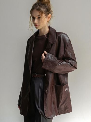 VEGAN LEATHER OVERSIZED FIT BLAZER (BROWN) - NONANDNON - Modalova