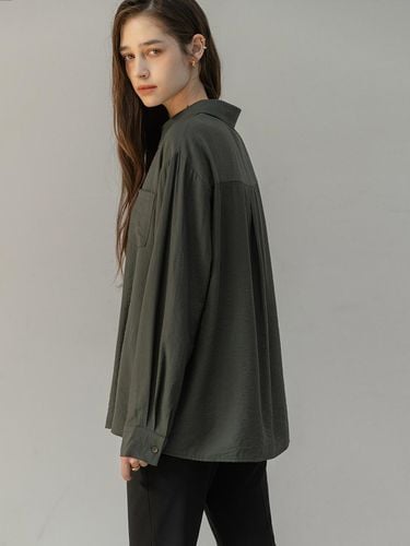 OVERSIZED FIT CLASSIC SILKY SHIRT (KHAKI) - NONANDNON - Modalova