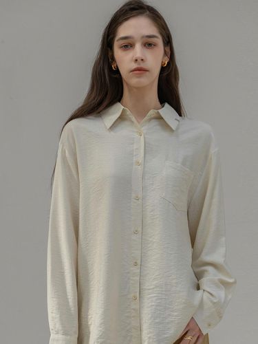 OVERSIZED FIT CLASSIC SILKY SHIRT (BEIGE) - NONANDNON - Modalova