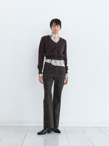 CLOUD LEATHER BOOTCUT PANTS (BROWN) - KOBKINO - Modalova