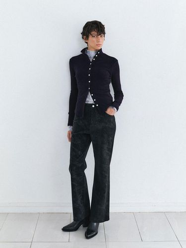 CLOUD LEATHER BOOTCUT PANTS (BLACK) - KOBKINO - Modalova