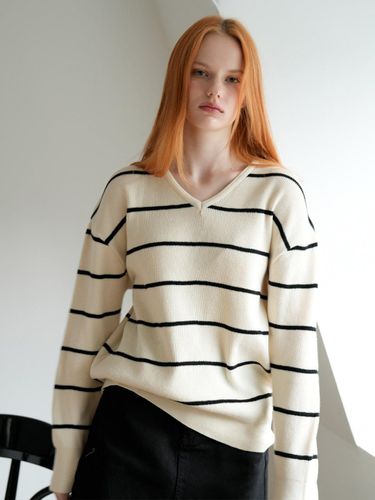 V neck Color Striped Knit (Cream) - VLETI - Modalova