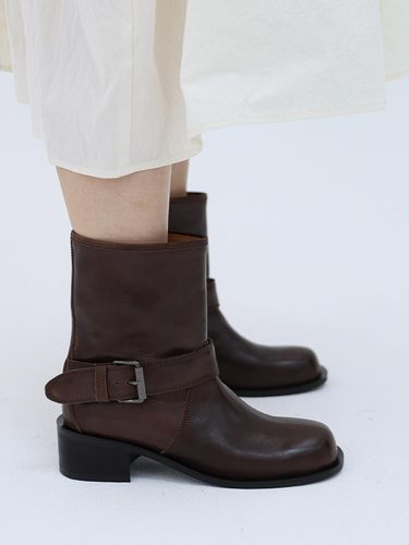 Buckle mid boot_24542_brown - MOL:pin - Modalova