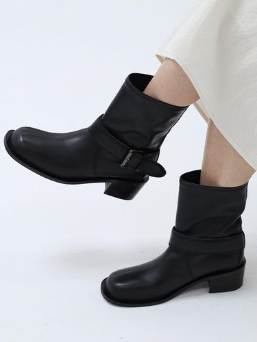 Buckle mid boot_24542_black - MOL:pin - Modalova