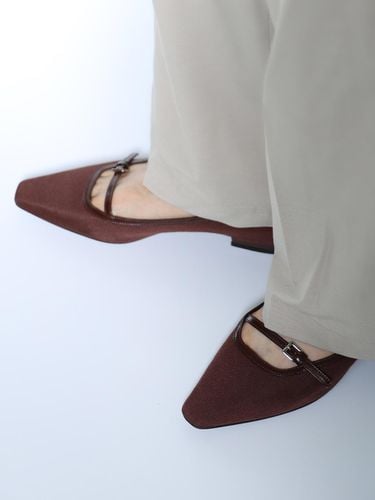 Jain flat shoes_24528_brown - MOL:pin - Modalova