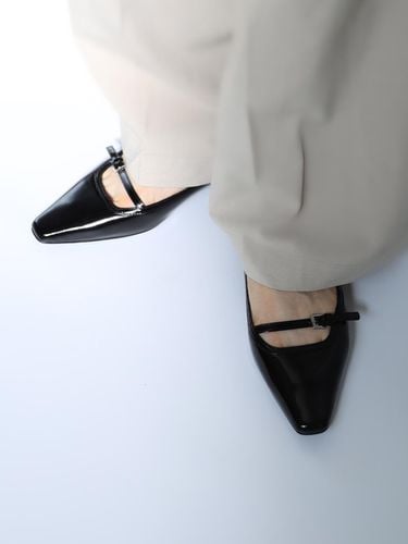 Jain flat shoes_24528_leatherblack - MOL:pin - Modalova