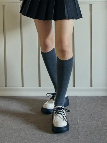 EA 1SET] BASIC KNEE HIGH SOCKS CHARCOAL - PINK PINEAPPLE - Modalova