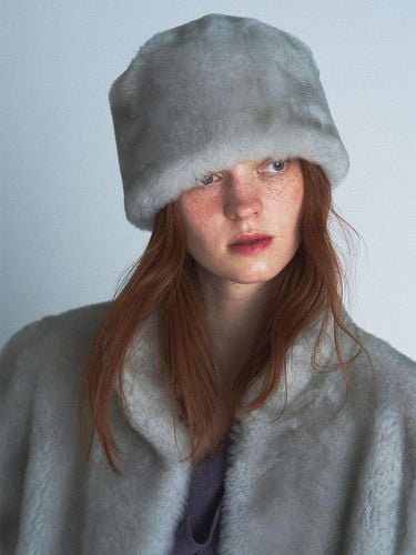 Lamb Shearling Shafka Hat - Verso - Modalova