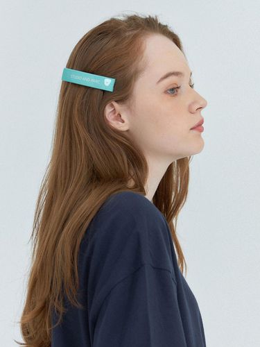 Emily Monochrome Hairclip_Sky Blue - Studio & Parc - Modalova