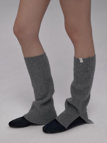 Slit Leg Warmer (Gray) - THE RYE - Modalova