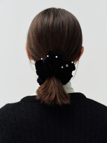 Pearl velvet scrunchie - black - DEPOUND - Modalova