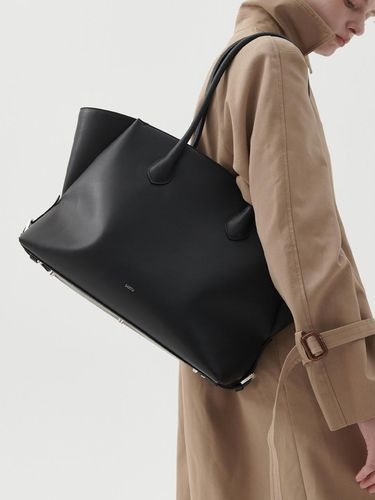 TYE SHOULDER BAG (BLACK) - SARTU - Modalova