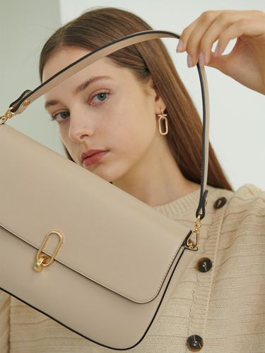 Alyn Baguette Bag (Beige) - MINE`VIE - Modalova