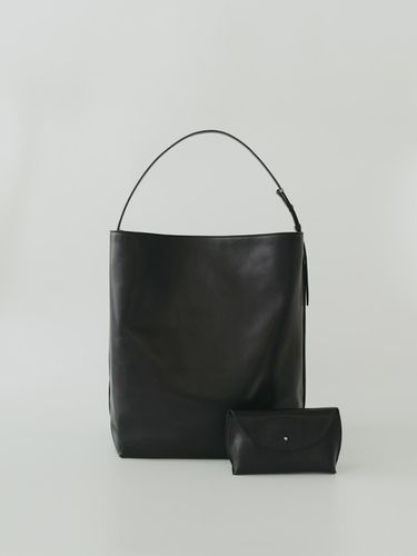 Lake shoulder bag (black) - MOIA - Modalova