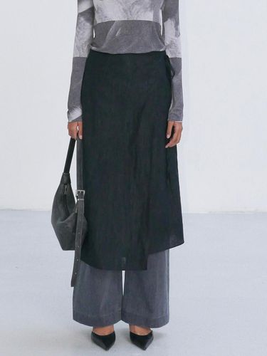 LAYERD WRAP MIDI SKIRT - BLACK - Enor - Modalova