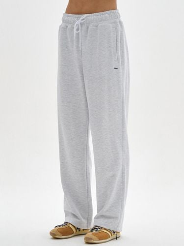 New Active Straight Sweat Pants_Men (Light Grey) - CLOVE - Modalova