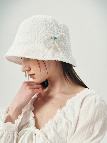 Pearl Crinkle Bucket Hat (2 Colors) - ALLINCOMPLETE - Modalova