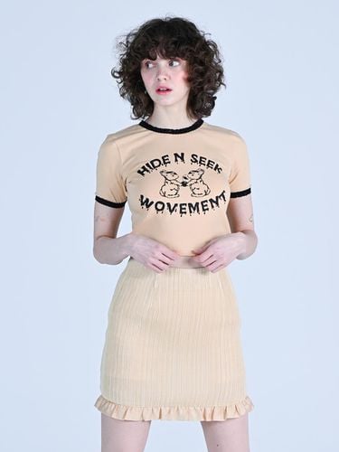 Hide N Seek Cropped T - shirts Beige WBCSTP004BE - WOVEMENT - Modalova