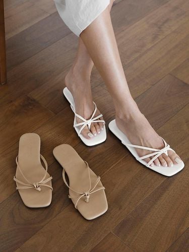 Denarie Square Flip Flop Slippers (1cm) - SAPPUN - Modalova