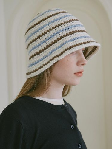 Wool Stripe Crochet Hat (3 Colors) - ALLINCOMPLETE - Modalova