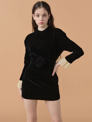 Velvet Rose Corsage Belt Black - WOVEMENT - Modalova