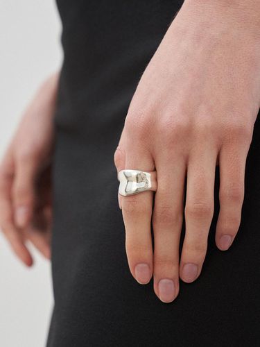 Fluid Bold Ring - cotoit - Modalova