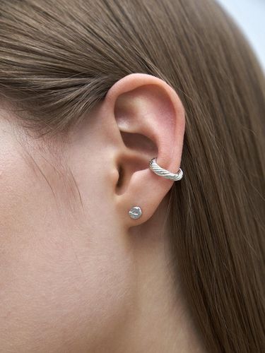 Moire Earcuff - cotoit - Modalova