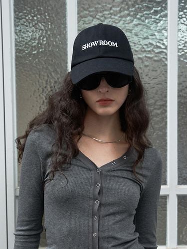 Showroom Signature Cap Black - 320SHOWROOM - Modalova