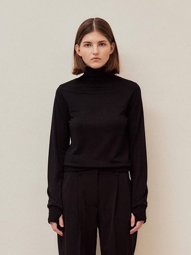 COVER STITCH WOOL JERSEY MOCK NECK TOP (BLACK) - VIS A VIS - Modalova