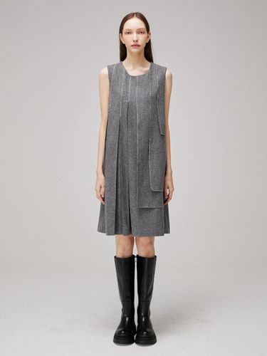 Pleated wool asymmetrical stitch sleeveless dress - MMAM - Modalova