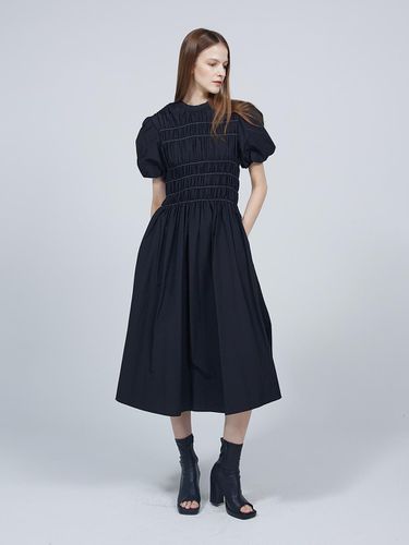 ESSENTIAL] Puff smoking wrinkle dress - MMAM - Modalova