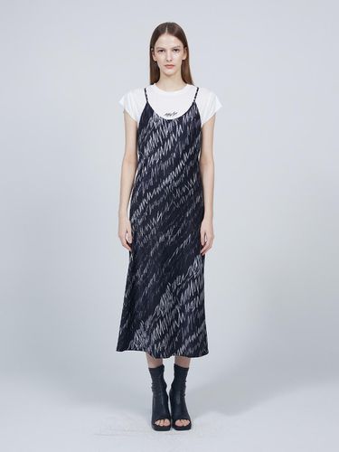 ESSENTIAL] Signature pattern sleeveless dress - MMAM - Modalova