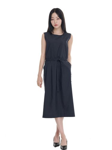 SLEEVELESS PLEATS BELT DRESS (LEBSMOP5360) - LETOILE - Modalova