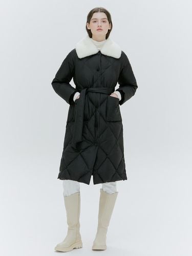 SHEARLING COLLAR DOWN LONG COAT [IVORY] [BLACK] - HACIE - Modalova