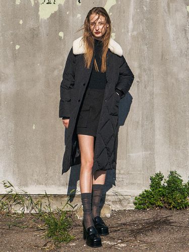 SHEARLING COLLAR DOWN LONG COAT [WHITE] [BLACK] - HACIE - Modalova