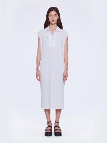 String sleeveless dress_AI04WNPOP01 - yoyoyoy - Modalova