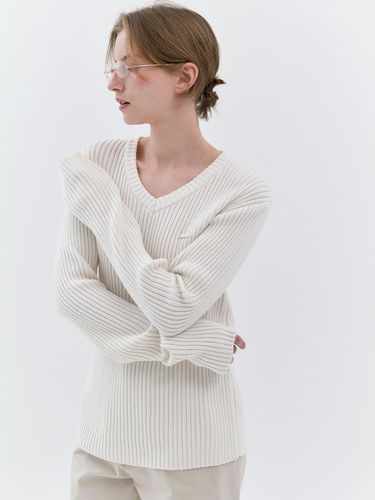 Celia V neck Ribbed Knit (Ivory) - nyhavn - Modalova