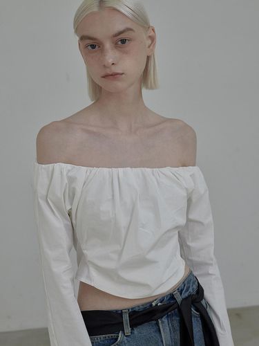 Off shoulder blouse - White - MAUSOLEUM - Modalova