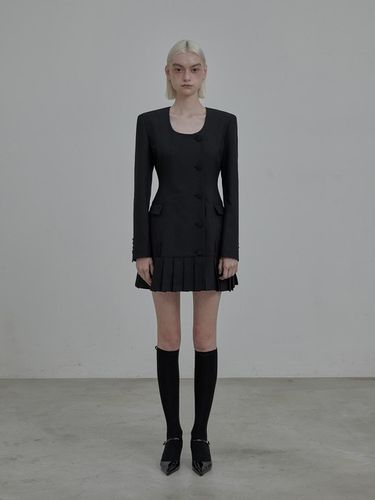 Jenn round neck pleated suit jacket dress - Black - MAUSOLEUM - Modalova