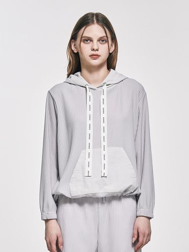 Contrast Pleated Hooded T-Shirt_AI02WNPTS08 - yoyoyoy - Modalova