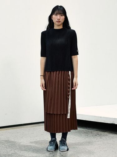 Buckle Pleated Wrap Skirt Brown_AI08WNPSK02BR - yoyoyoy - Modalova